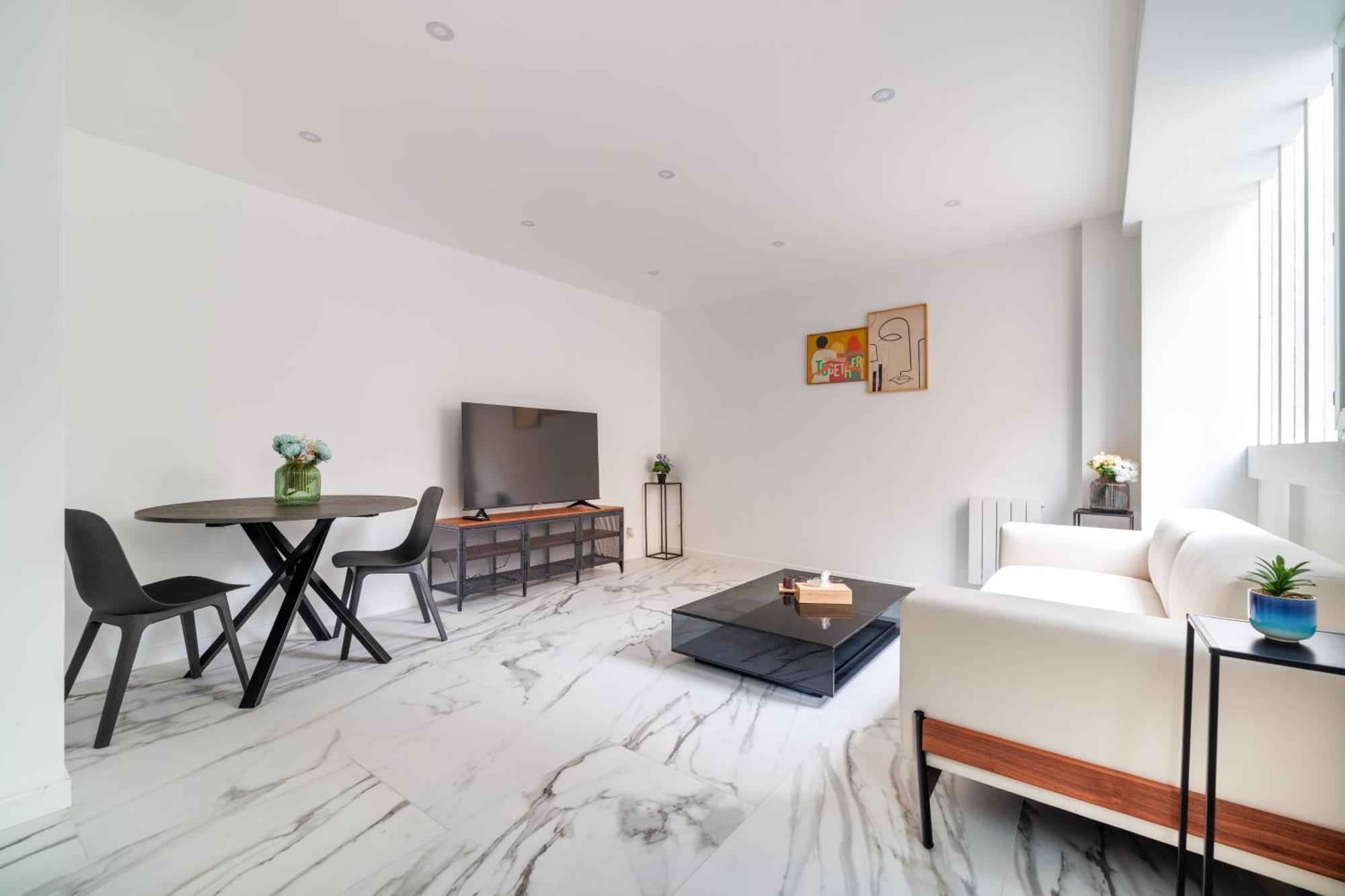 Spacious Flat For 4 People #1 Asnières Exterior foto